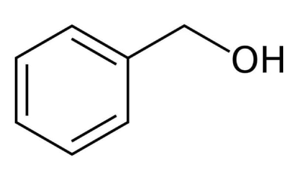 Benzyl Alcohol được tìm thấy trong trái cây và trà