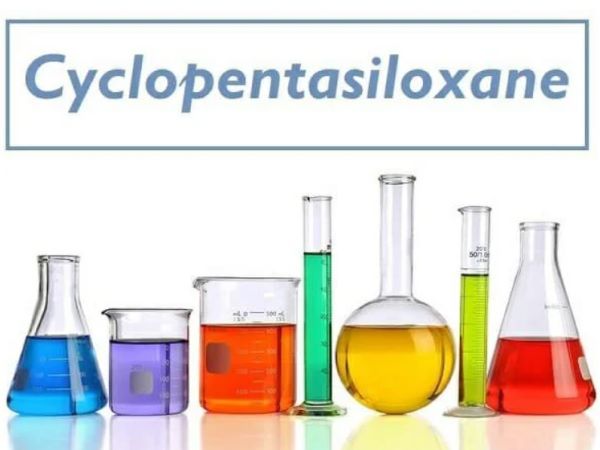Các ống thí nghiệm chứa Cyclopentasiloxane