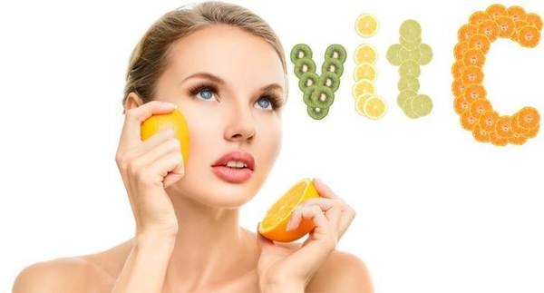 Vitamin C là thành phần giúp dưỡng sáng và chống oxy hóa hiệu quả